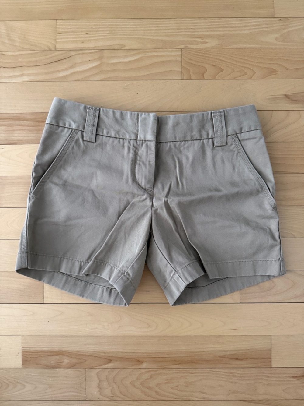 J Crew Women’s Classic Tan Chino Shorts